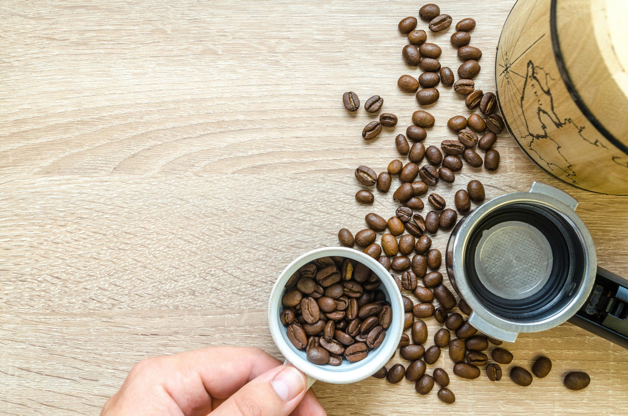 Café e grãos de café